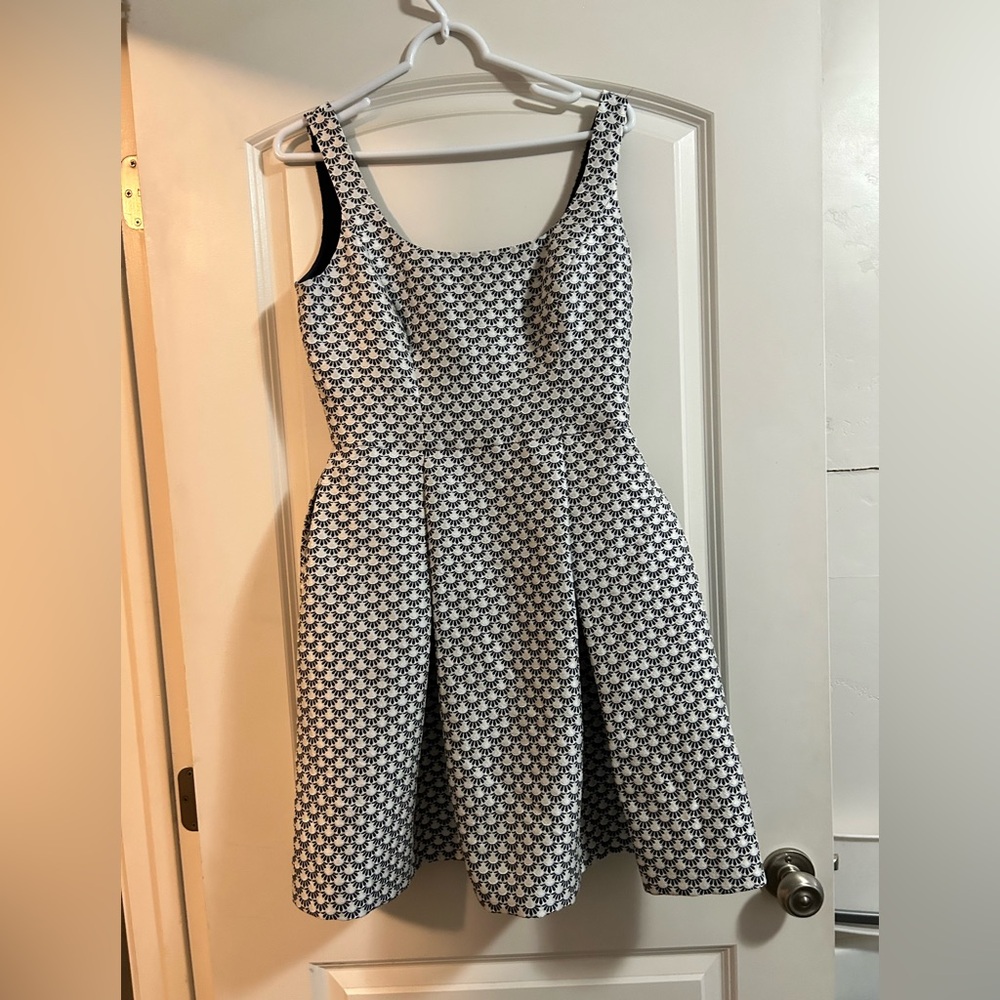 Gal Meets Glam Isla Jacquard Scallop Fit & Flare‎ size 8